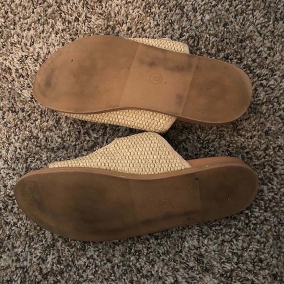 Universal Thread Sandals - Picture 2 of 4